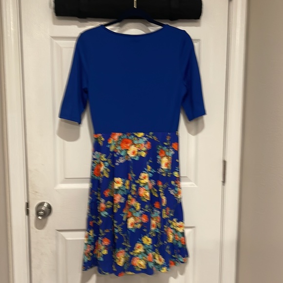 Blue, floral, mid sleeve dress. - Picture 2 of 7